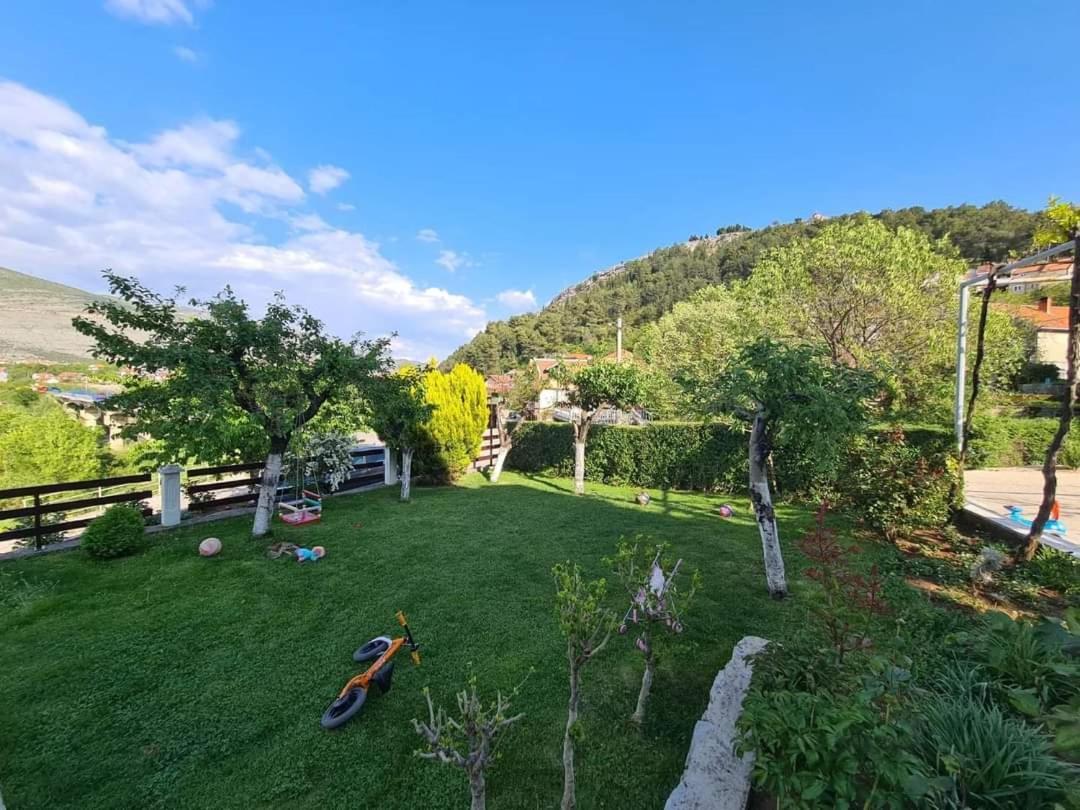 Studio Apartmani Milovic Trebinje Eksteriør bilde