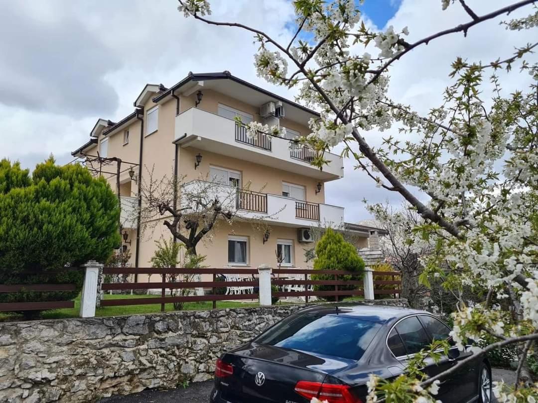 Studio Apartmani Milovic Trebinje Eksteriør bilde